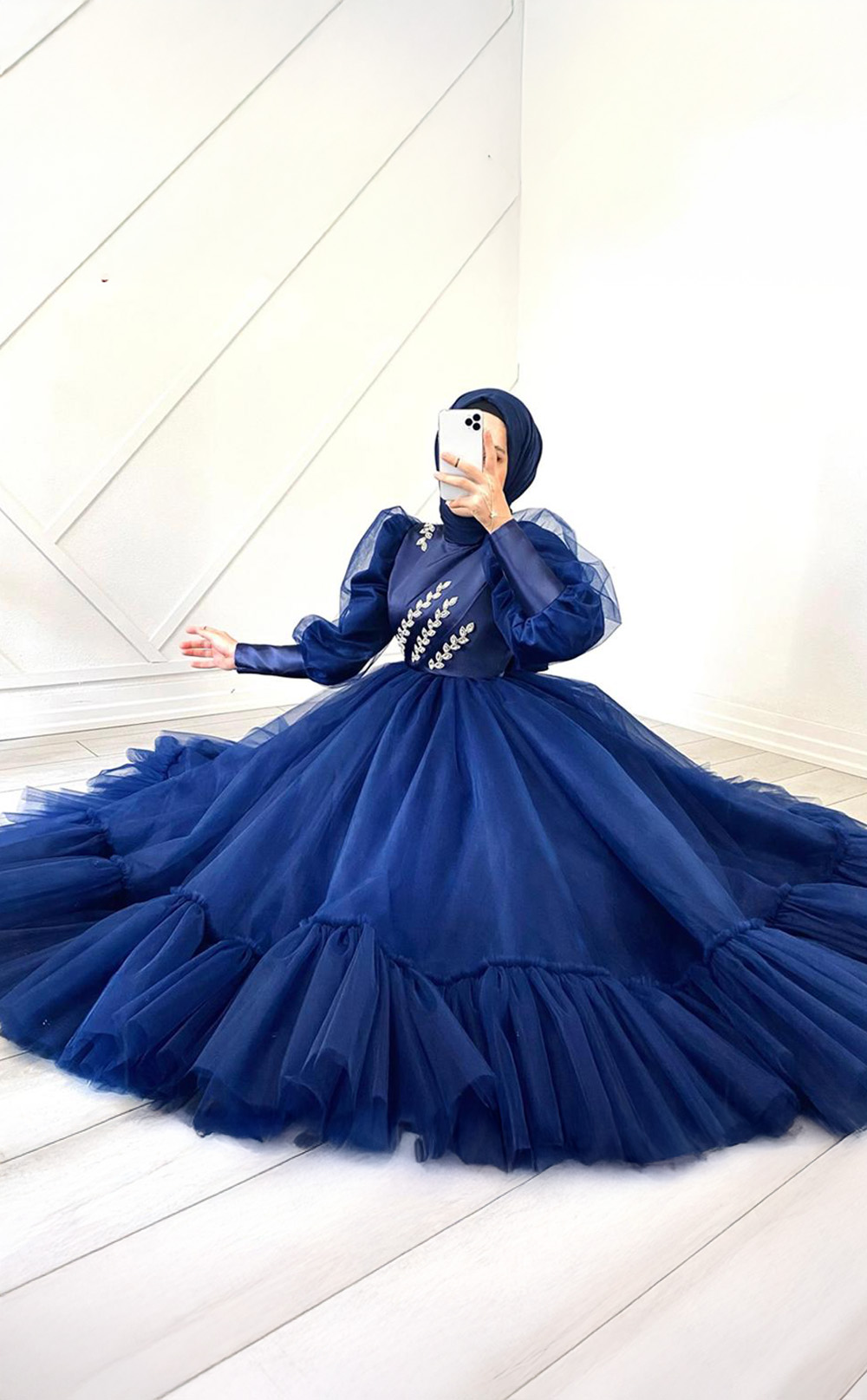 Çiçek Detaylı Lacivert Kadın Abiye